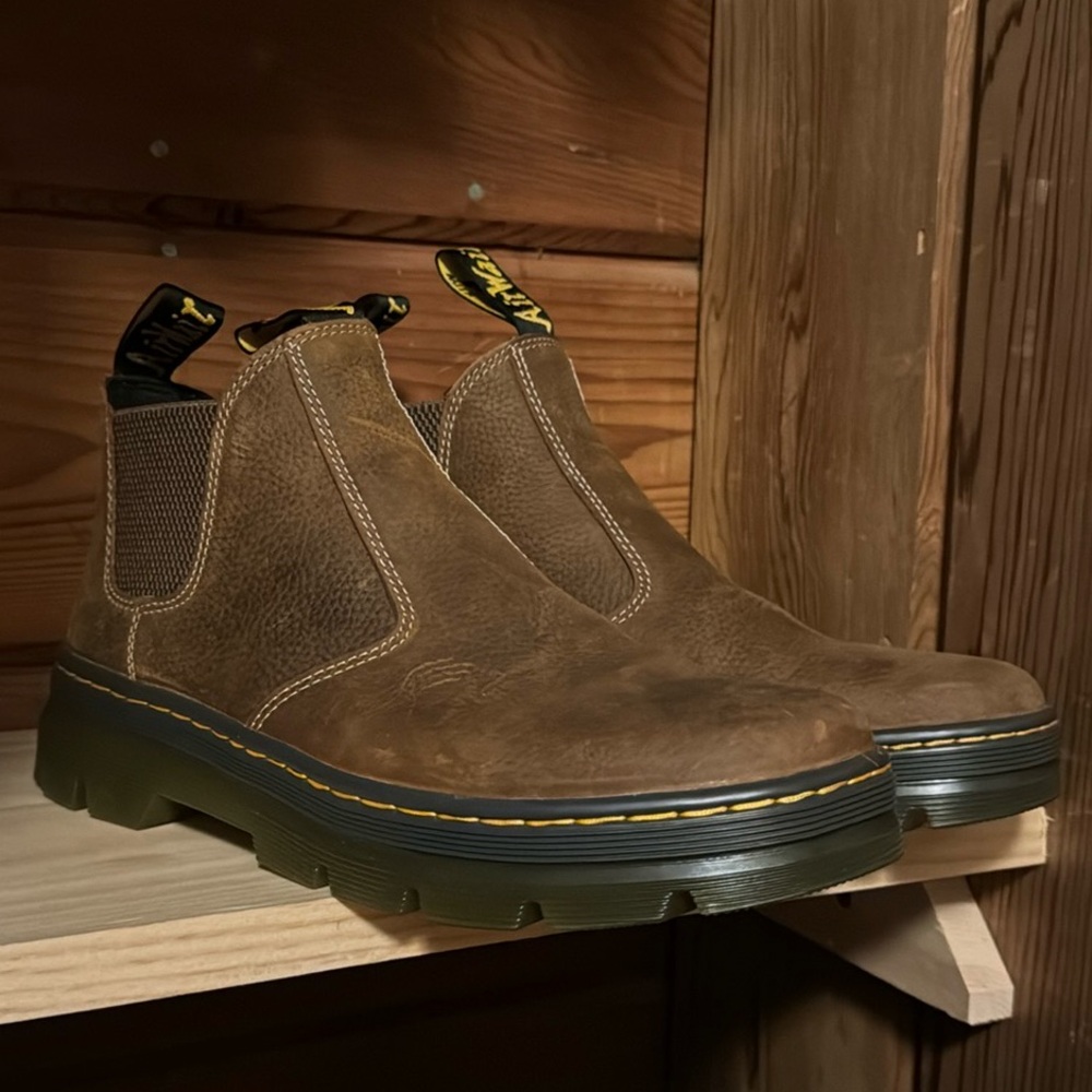 Dr. Martens Chelsea Boot